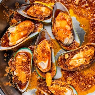 1/2 LB Green Mussels